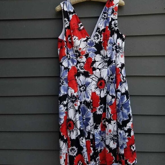 Anne Klein Black White Gray Red Floral Fit & Flare V Neck Dress see measurements - Picture 11 of 11